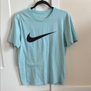 Nike Men's Light Blue T-Shirt